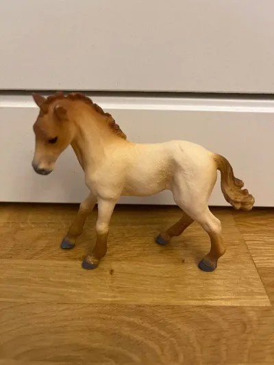 Schleich Bashkir Curly Fohlen Pferd Spielfigur Beige Farm World