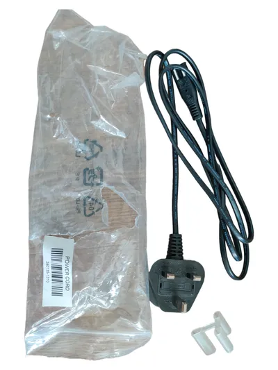 UNIELEC Netzkabel UK Stecker BS1363 IEC C7 Kaltgerätekabel Schwarz