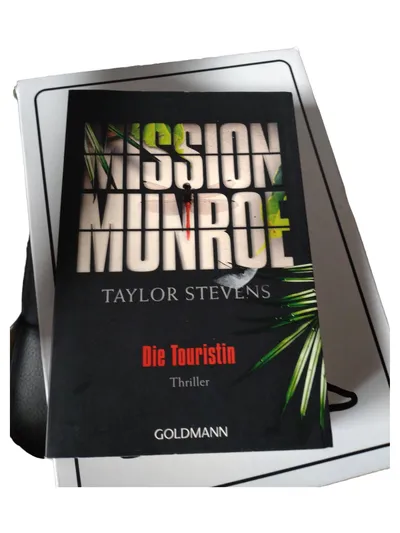 Goldmann Mission Munroe Die Touristin Thriller Action Verschwörung