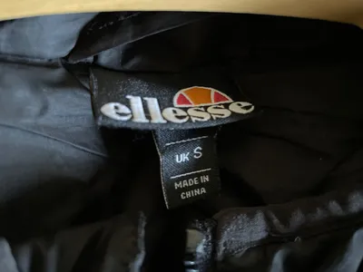 Ellesse Steppjacke Herren Gr. S Schwarz Kapuze Puffer Jacke Winterjacke