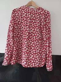Emily van den Bergh Damen Bluse Gr. 40 Rot Blumenmuster Langarm 2