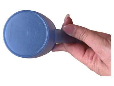 Tupperware Giesskanne rund blau Kunststoff modern 15cm Höhe 9cm Breite