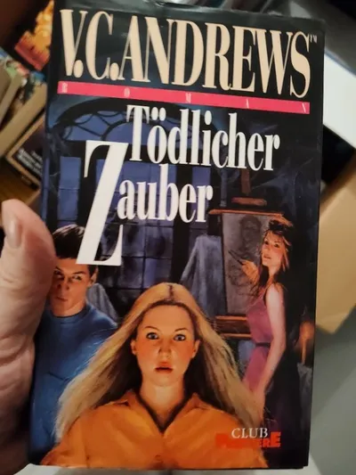 V.C. Andrews - Tödlicher Zauber | Horrorbuch Roman | Club Premiere