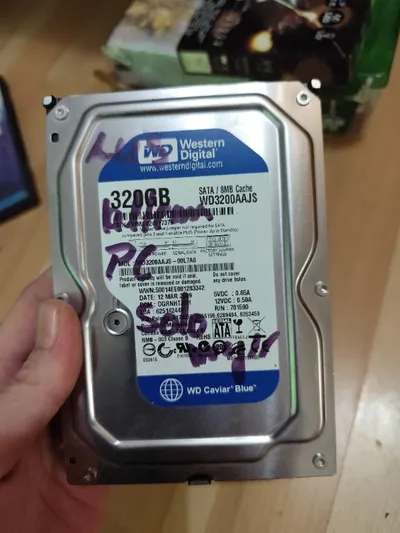Western Digital WD3200AAJS 320GB SATA 3,5 Zoll Festplatte 8MB Cache
