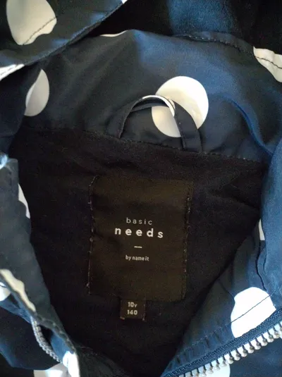 basic needs Kinder Regenjacke Gr. 140 Blau Punkte Kapuze Outdoor