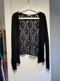Anne L. Damen Strickjacke Gr. 38/M Schwarz mit Spitze Cardigan 4