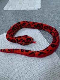 EURO SOUVENIRS GMBH Kuscheltier Schlange Reptil Rot Charmant 5x8cm 2