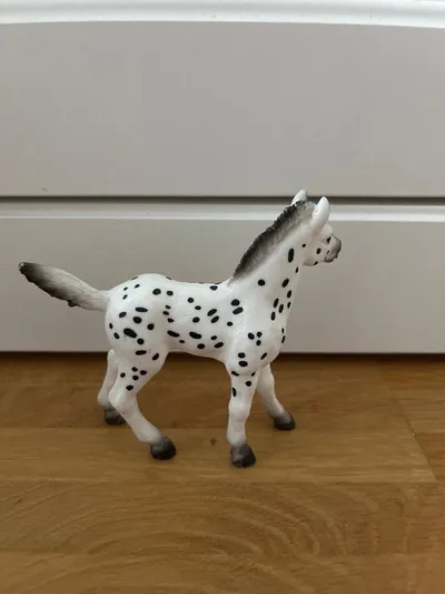 Schleich Appaloosa Fohlen Spielfigur weiß schwarz gefleckt Pferd 13733