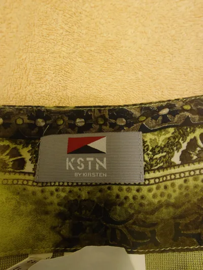 KSTN by Kirsten Damen Faltenrock Gr. 42 Grün Paisley Batik Viskose