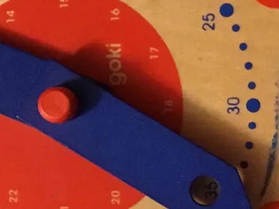 goki Holz Tischuhr Kinderuhr Retro Mehrfarbig 19cm Lernuhr