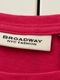 Damen T-Shirt Broadway NYC Fashion Gr. 36/S Pink Logo-Print Casual 4
