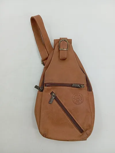 Leaf Bags Leder Sling Bag Umhängetasche Braun Vintage Made in Italy
