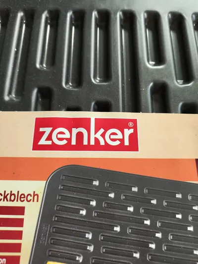 Zenker 48er Kreativ Pommes Backblech mit Teigschaber 38,5x28,5cm Schwarz