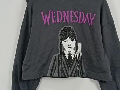 WEDNESDAY Kinder Kapuzenpullover Grau Gr. 134/140 Wednesday Addams Print