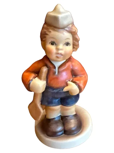 Goebel Spielfigur Junge mit Schaufel Mehrfarbig Porzellan 10cm