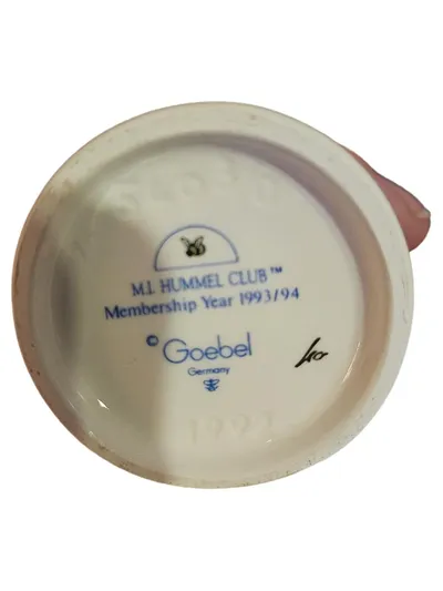 Goebel Hummel Figur Mädchen mit Zuckertüte Club 1993/94 Keramik 10cm