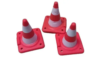 Playmobil Verkehrskegel Pylonen Modelleisenbahn Zubehör rot 3 Stück