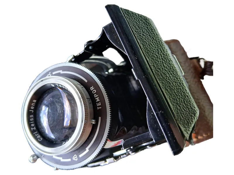 Carl Zeiss Jena Tessar 3,5/105 Analogkamera Braun (defekt) 2