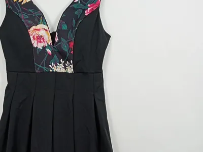 WAL G Damen Cocktailkleid Gr. 36/S Schwarz Elegant Blumenmuster