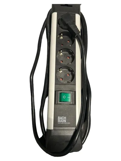 Bachmann Connectus PVC 4-fach Steckdosenleiste mit Schalter 330.100 Weiß