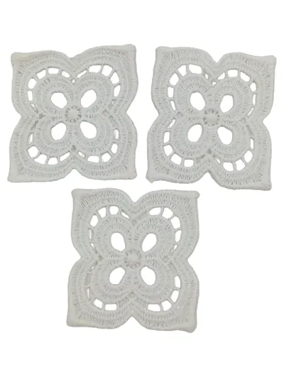 3x Untersetzer Stoff Weiß Klassisch Florales Muster 7x7cm