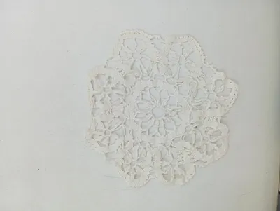 Handgefertigtes Platzset Gehäkelt Weiß Blumenmuster Vintage 16x16cm