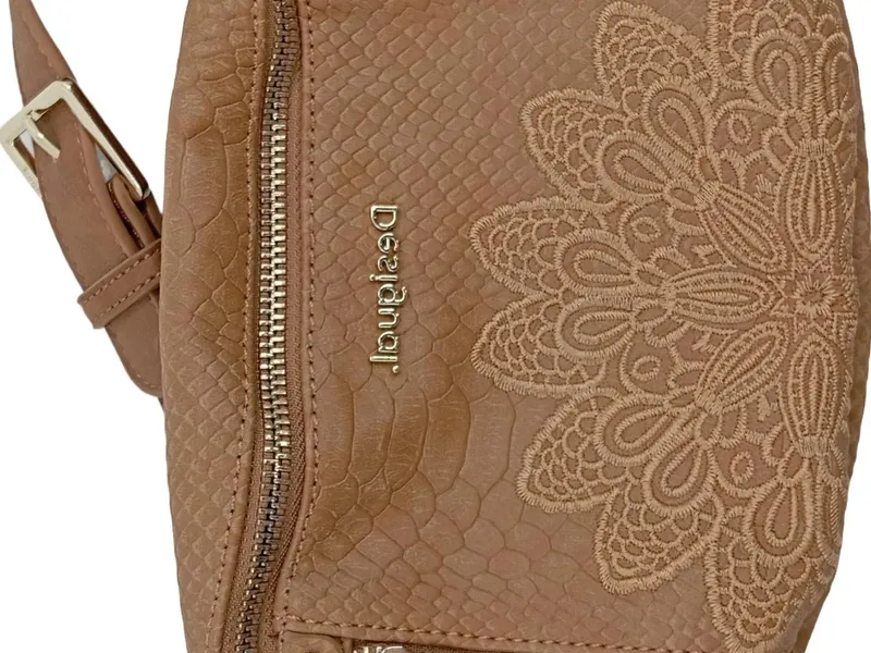 Desigual Damen Gürteltasche Bauchtasche Beige mit Blumenstickerei Praktisch 2