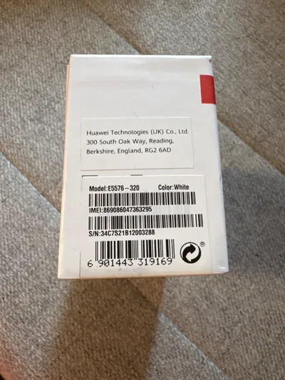 Huawei E5576-320 4G LTE Mobile WiFi Router Mobiler WLAN Hotspot Weiß