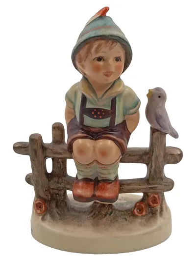 Goebel Hummel Figur Junge auf Zaun mit Vogel Keramik Dekofigur Mehrfarbig 12cm