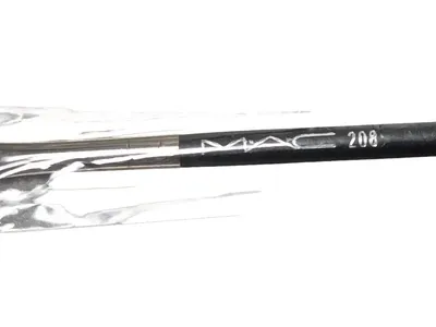 MAC 208 Angled Brow Brush Make Up Pinsel Augenbrauenpinsel Schwarz