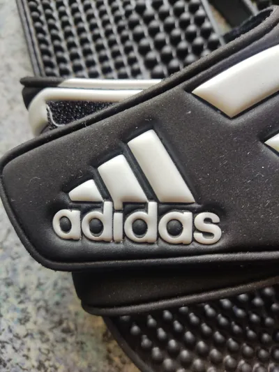 Adidas Adissage Badeschuhe Herren Gr. 42 Schwarz Weiß Slides Badelatschen
