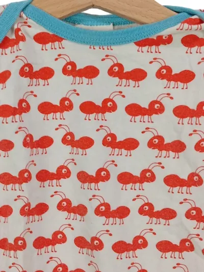 loud + proud Baby T-Shirt Gr. 74/80 Weiß mit Ameisenmuster