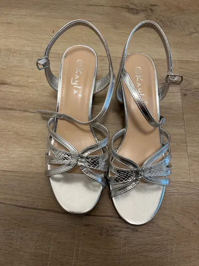 Kayla Damen Sandaletten Silber Gr. 39 Elegant Blockabsatz Riemchen