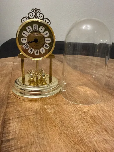 MEBUS Tischuhr Pendeluhr Quarz Gold Glasglocke Klassisch 16cm