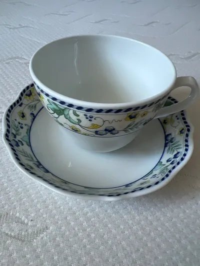 FORM MARIENBAD Tasse Untertasse Porzellan Mehrfarbig Klassisch Blumenmuster