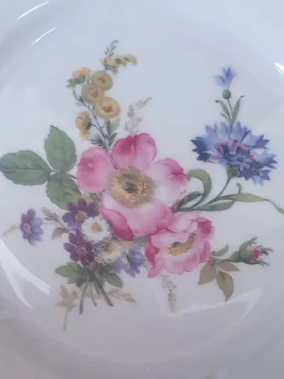KAISER Unterteller Porzellan Weiß Klassisch Blumenmuster Goldrand 20cm