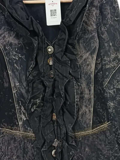 Elisa Cavaletti Sweatjacke Damen Schwarz Gr. 40/L Strukturmuster Rüschen Knopf