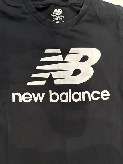 New Balance Sport Shirt Damen Kurzarm Logo Print Schwarz Gr. 34/XS