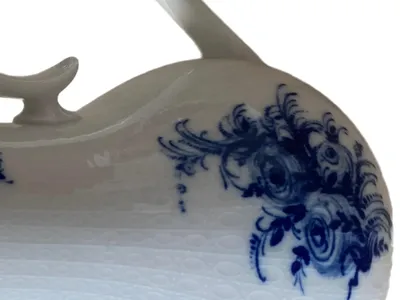 Rosenthal Kaffeekanne Form Romanze Bjørn Wiinblad Weiß blaues Blumenmuster