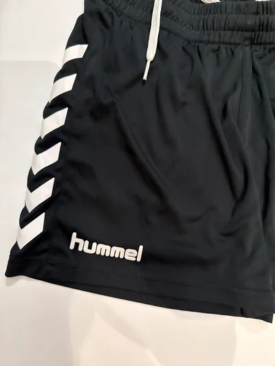 Hummel Sport Shorts Kinder Gr. 152 Schwarz Logo Streifen Polyester