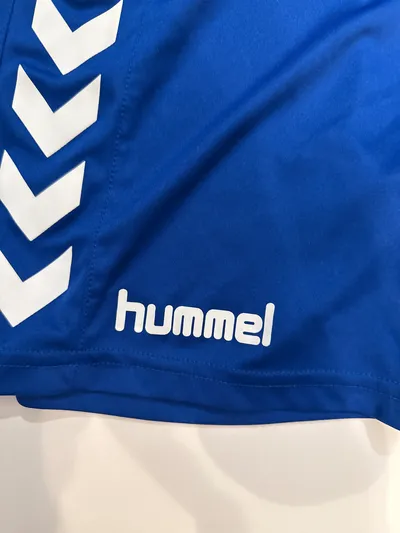 Hummel Kinder Sport Shorts Blau Gr. 140 Polyester Logo Print