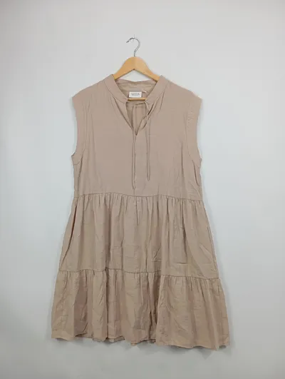 comma, Damen Sommerkleid Gr. 40 L Beige Casual Rüschen Kurz Ärmellos