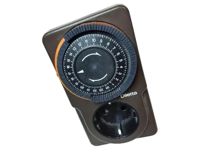 DILETTA 881-3 Analoge Zeitschaltuhr 24h Timer Steckdose 230V Braun