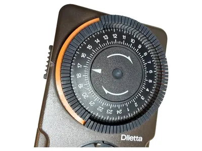 DILETTA 881-3 Analoge Zeitschaltuhr 24h Timer Steckdose 230V Braun