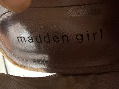 Madden Girl Damen Stiefeletten Wildleder Blockabsatz Reißverschluss Beige Gr. 37