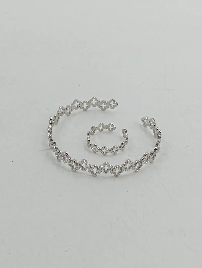 Heideman Damen Schmuckset 2-teilig Armreif Ring Silber Blumen Elegant 2