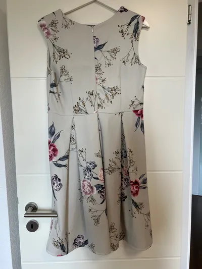 CARTOON Sommerkleid Damen Blumenmuster Gr. 38 Feminin Mehrfarbig