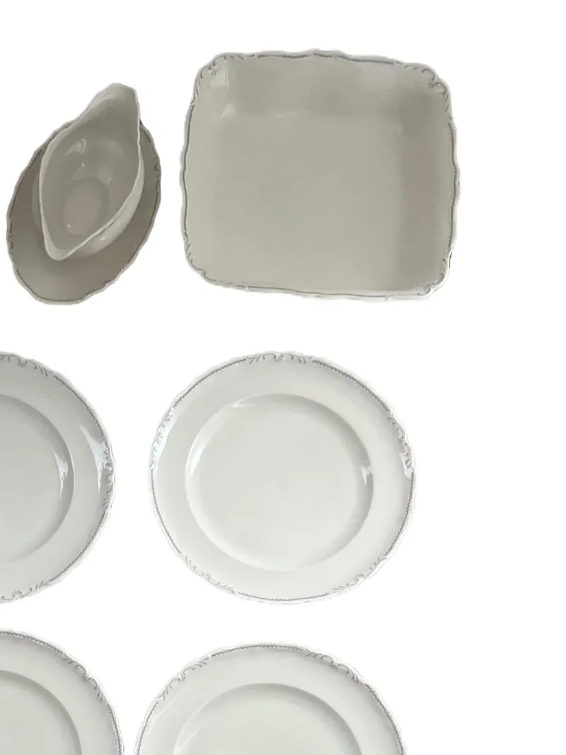 EPIAG Servierset Klassisch Weiß Porzellan Teller Soßenkännchen Geschirr Set 4