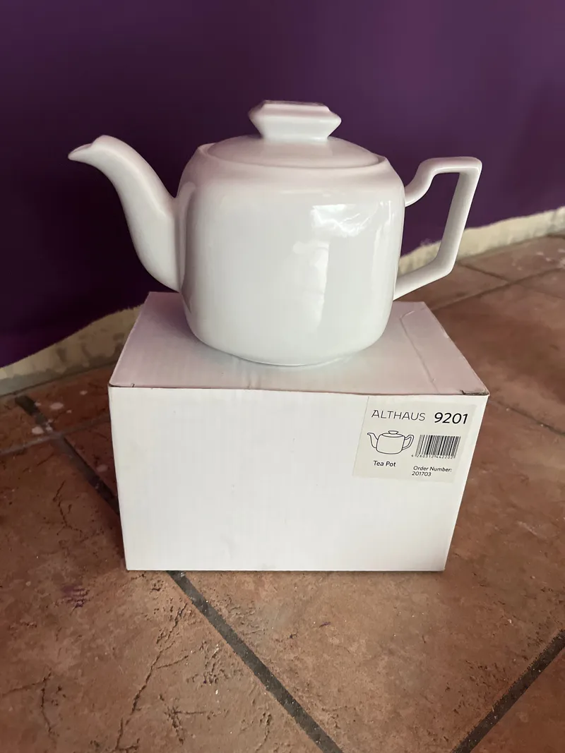 ALTHAUS Teekanne Weiß 1500ml Klassisch Porzellan Tee Kanne Neu 3
