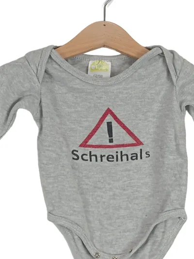 DIMO Baby Body Langarm Grau Gr. 62/68 mit Spruch Schreihals